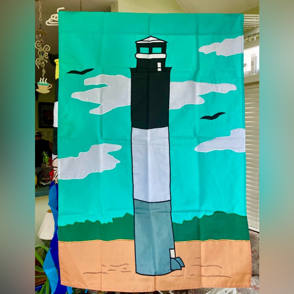 Lighthouse Flag (28” x 40”)